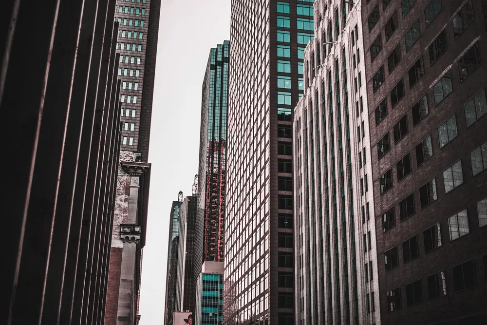 Architecture moderne des gratte-ciels de Dallas en pleine journée